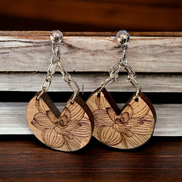 🌺 Gorgeous Wood Boho Earrings with Chain Detail - Picture 1 of 4